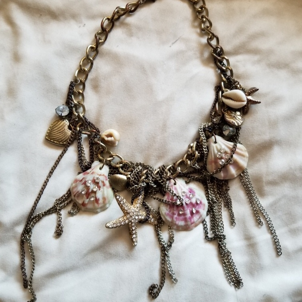Seashell charm necklace